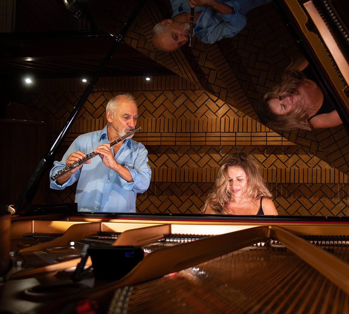 Duo Heloísa Fernandes e Toninho Carrasqueira em show no Conservatório de Tatuí