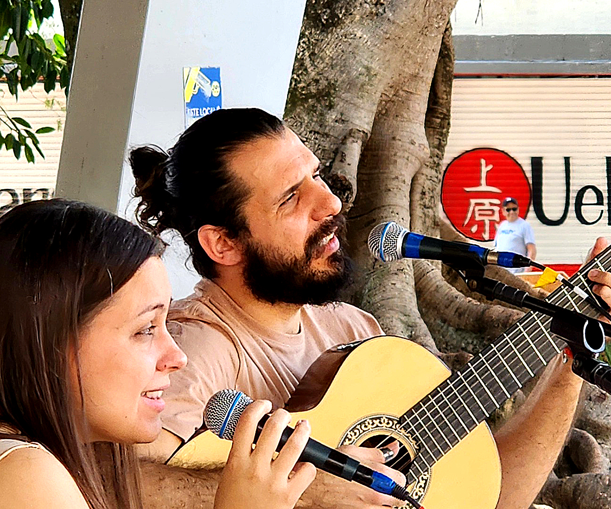 Duo Larissa e Meninão faz show no CEU das Artes de Tatuí