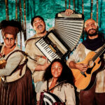 Dupla Companhia celebra dez anos com o espetáculo “Por Trás do Céu”