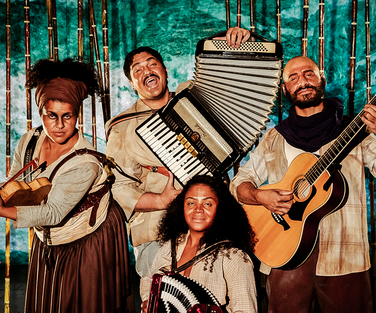 Dupla Companhia celebra dez anos com o espetáculo “Por Trás do Céu”