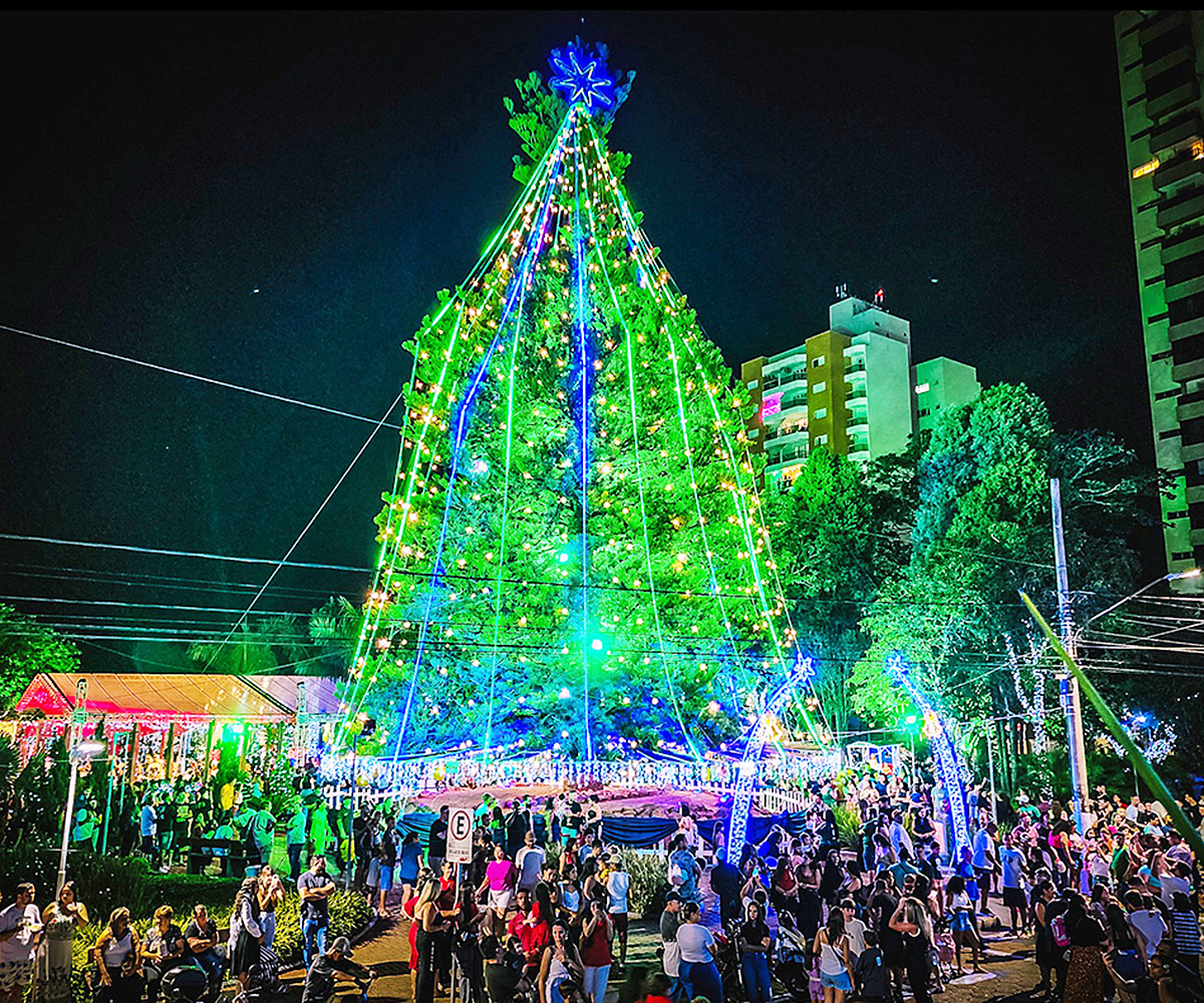 ‘Natal Encantado 2025’ em Tatuí tem abertura oficial na Praça da Santa