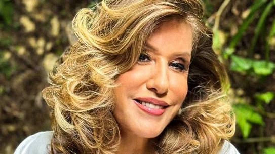 Escritora tatuiana faz mural de poesia em Sorocaba para “cego ler”